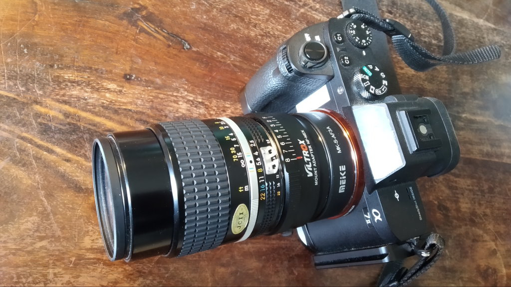Nikon Nikkor 105mm AiS f2.5 classic lens