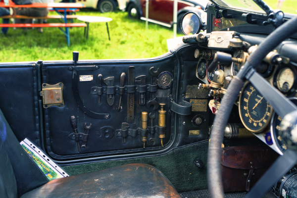 Zeiss Batis Distagon 40mm f2 CF A701904; Better have your car repair tools ready in the passenger door