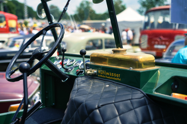 Zeiss Batis Distagon-40mm f2 CF A701970; Cooling water, in winter antifreeze (Kühlwasser, im Winter Frostschutzmittel)