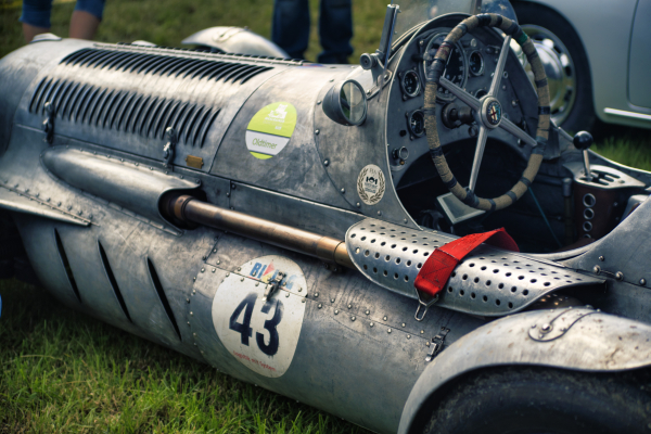 Carl Zeiss Vario Sonnar 28-85mm f3.3-4 A7C05507, Alfa Romeo Superleggera