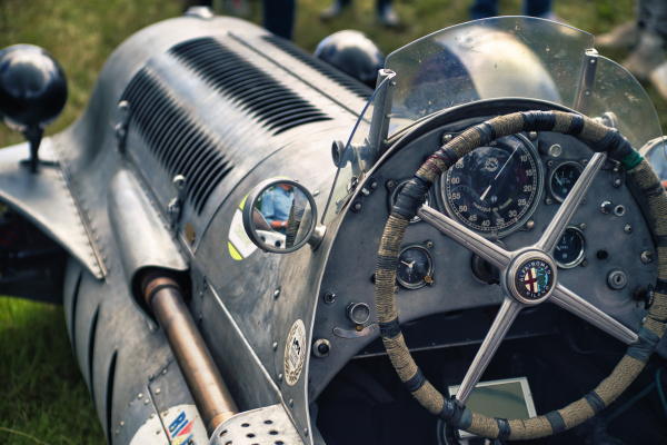 Carl Zeiss Vario Sonnar 28-85mm f3.3-4 A7C05528, Alfa Romeo Superleggera