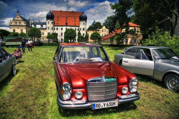 Carl Zeiss Vario Sonnar 28-85mm f3.3-4 A7C05583. Mercedes Benz  W109 280 1965-1972