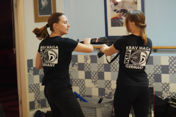 Krav Maga Munich Germany Zeiss Batis 85mm f1.8 lens 2020-01-18-11-22-48 DSC02529