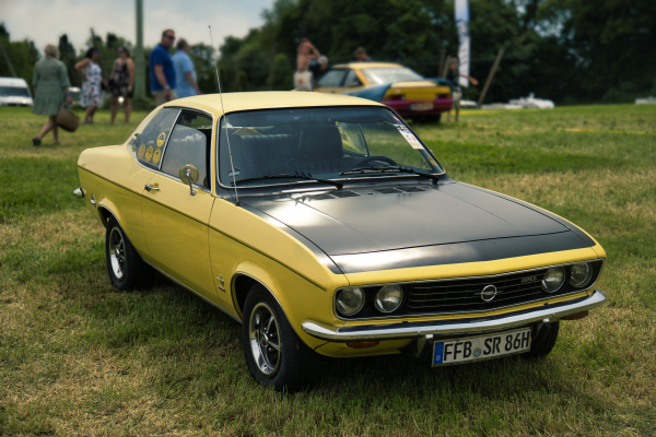 My first car: Opel Manta A - Tamron 17 70mm f2.8 DSC03219